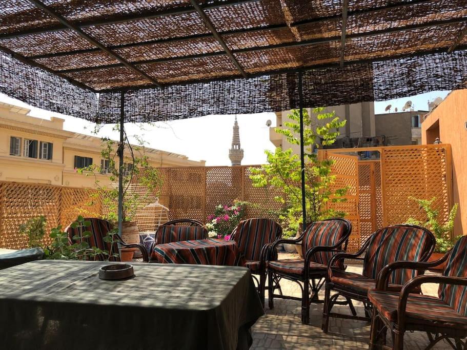 On A Rooftop In Downtown, Apartment *